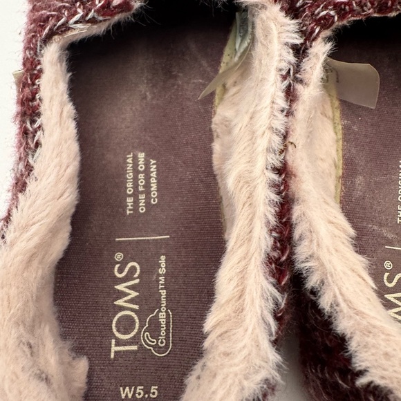 Tom’s Women’s Ortholite Flats Shoes Size 5.5 Burgundy Cozy Faux Fur Slip On’s - Picture 9 of 15